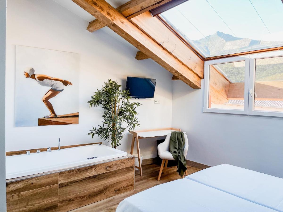Hotel Camino De Las Estrellas Serranillos エクステリア 写真