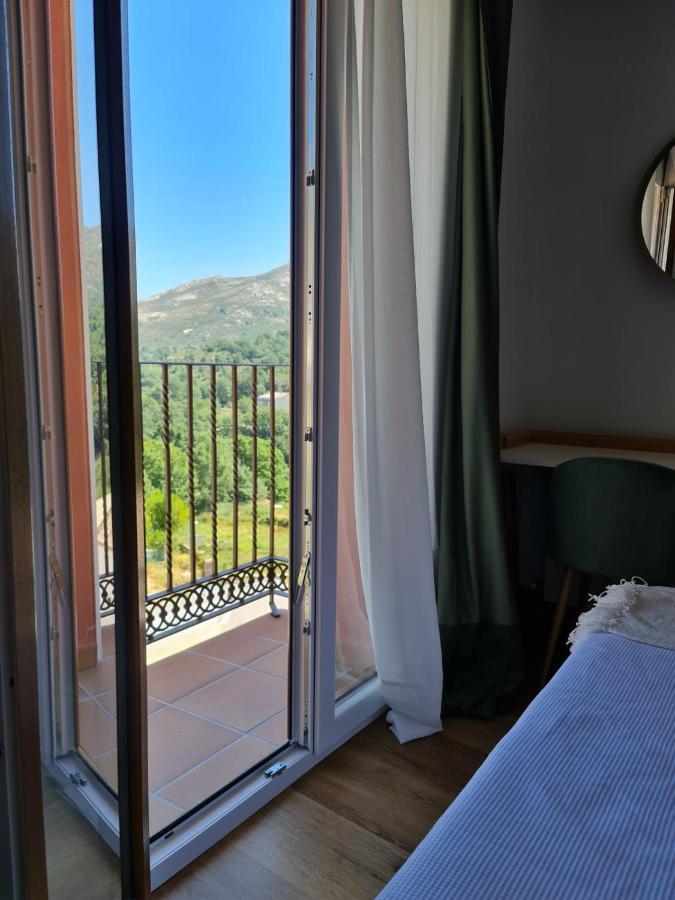 Hotel Camino De Las Estrellas Serranillos エクステリア 写真