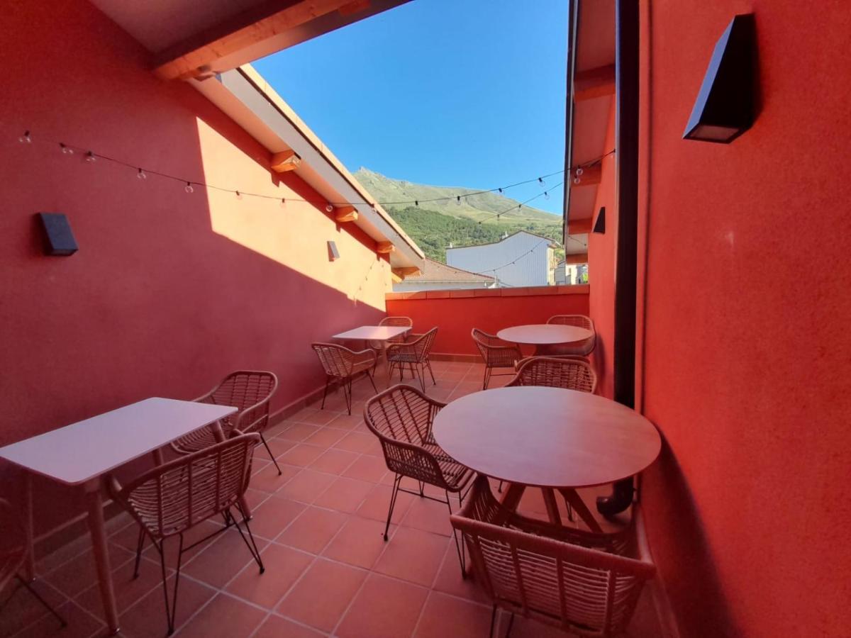 Hotel Camino De Las Estrellas Serranillos エクステリア 写真