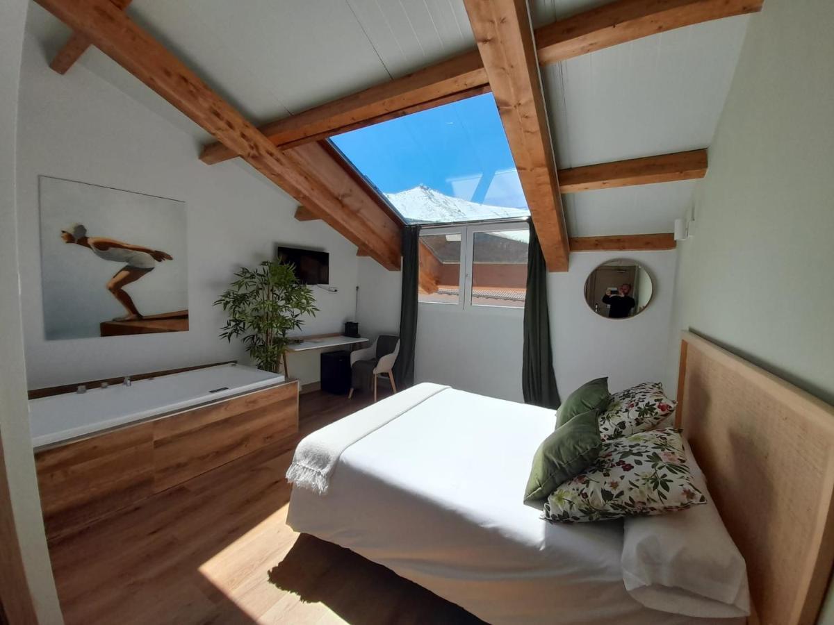 Hotel Camino De Las Estrellas Serranillos エクステリア 写真