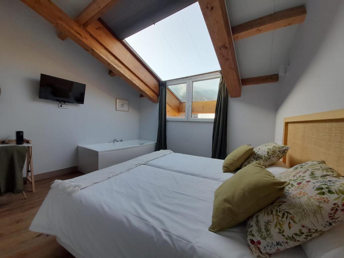 Hotel Camino De Las Estrellas Serranillos エクステリア 写真